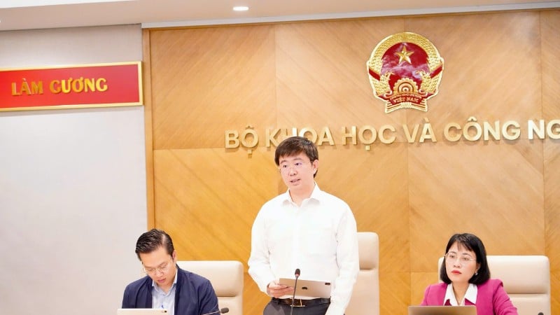 Заступник міністра науки і технологій Буй Хоанг Фуонг виступає на прес-конференції. (Фото: TL)