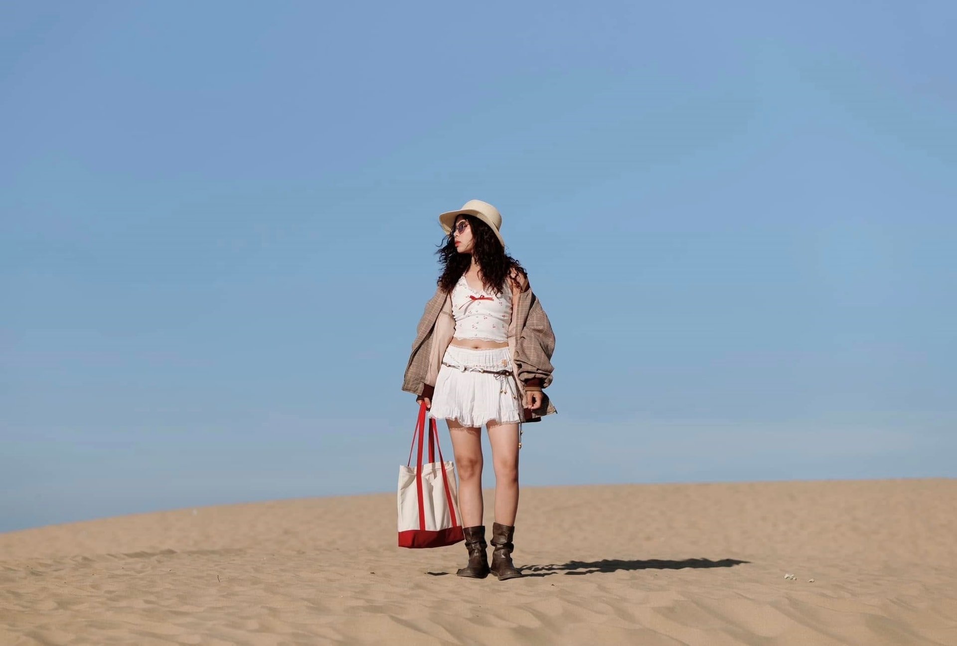 Posieren Sie in der kleinen Wüste Nam Cuong, Ninh Thuan