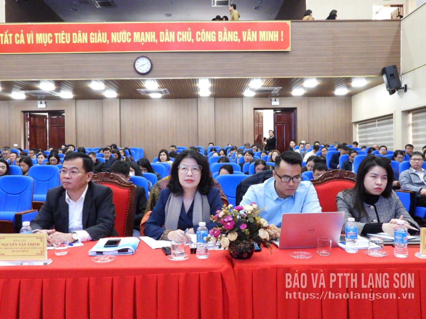 A képzési konferencián részt vevő küldöttek