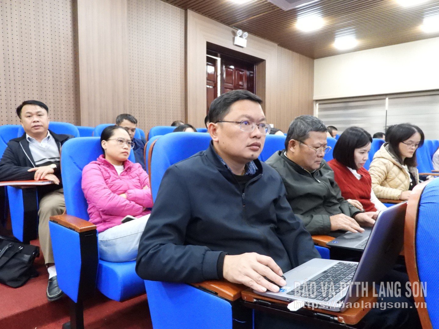 A községek vezetői és tisztviselői részt vettek a képzési konferencián.