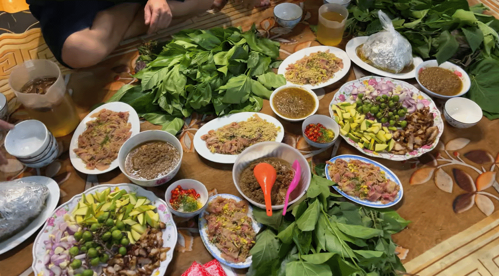 başparmak sazan salatası Bac Ninh.gif