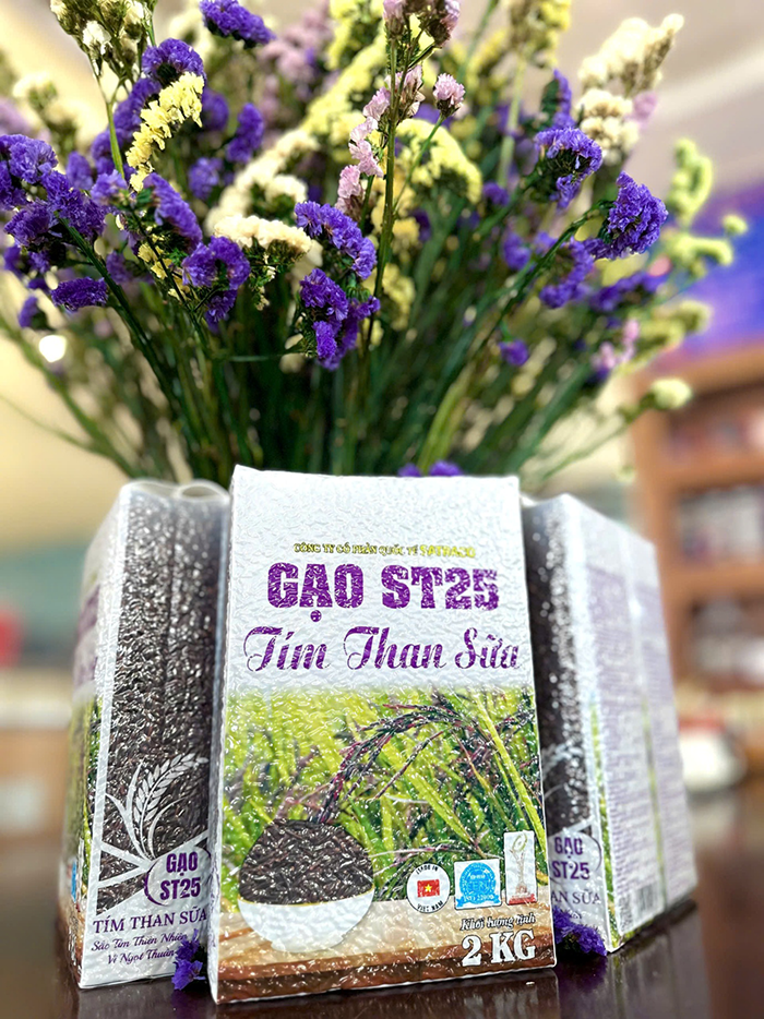 Orașul Can Tho: Continuă lansarea produsului de orez violet ST25, produs conform procesului de reducere a emisiilor