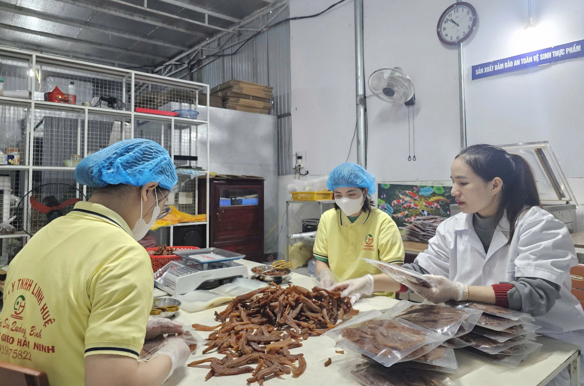 ក្រុមហ៊ុន​របស់​លោកស្រី Truong Thi Hue បង្កើត​ការងារ​ជូន​កម្មករ​ជាច្រើន​នៅ​តំបន់​ - រូបថត៖ T.P