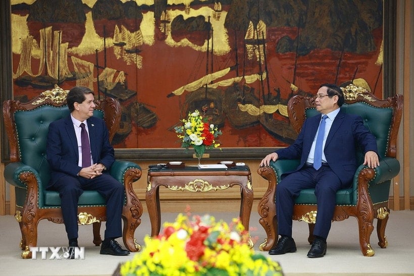 Premierminister Pham Minh Chinh empfing Herrn Jorge Leganoa Alonso, Präsident der kubanischen Nachrichtenagentur für Lateinamerika, während seines Besuchs und Arbeitsbesuchs in Vietnam. (Foto: Duong Giang/VNA)