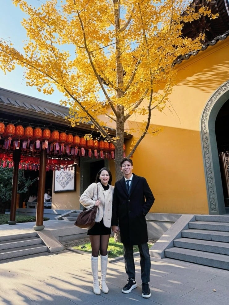 Que Ngoc Hai ແລະ ພັນ​ລະ​ຍາ​ໄດ້​ເດີນ​ທາງ​ໄປ​ທົ່ວ O Tran ໃນ​ທ້າຍ​ດູ​ໃບ​ໄມ້​ລົ່ນ - 1