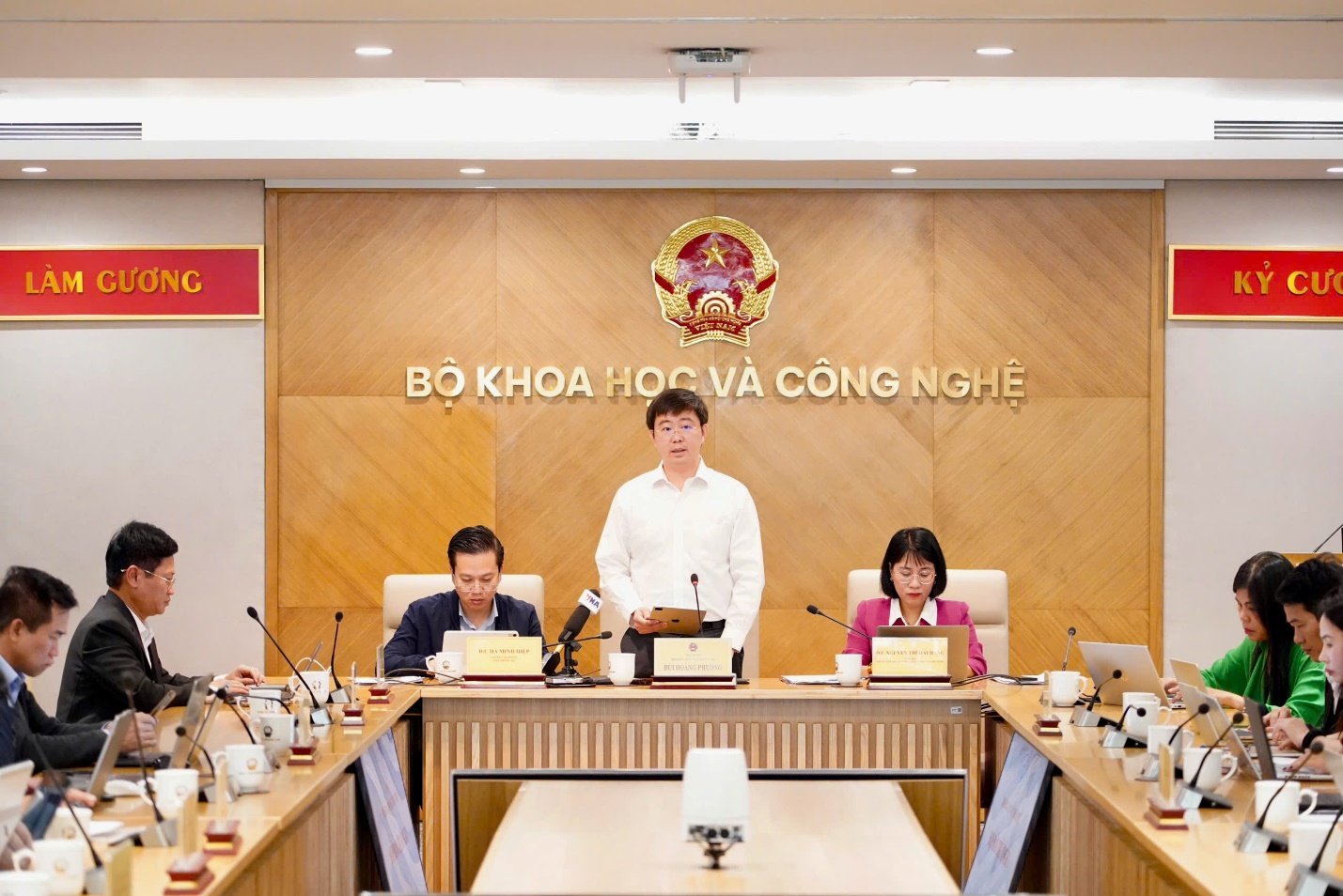 Bộ Khoa học và Công nghệ hoàn thiện 5 dự án luật, tăng tốc nhiệm vụ lớn cuối năm 2025- Ảnh 2.