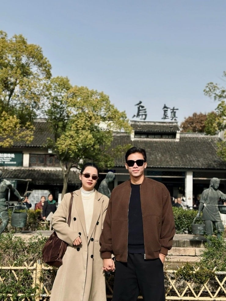 Que Ngoc Hai und seine Frau wanderten im Spätherbst durch O Tran - 6