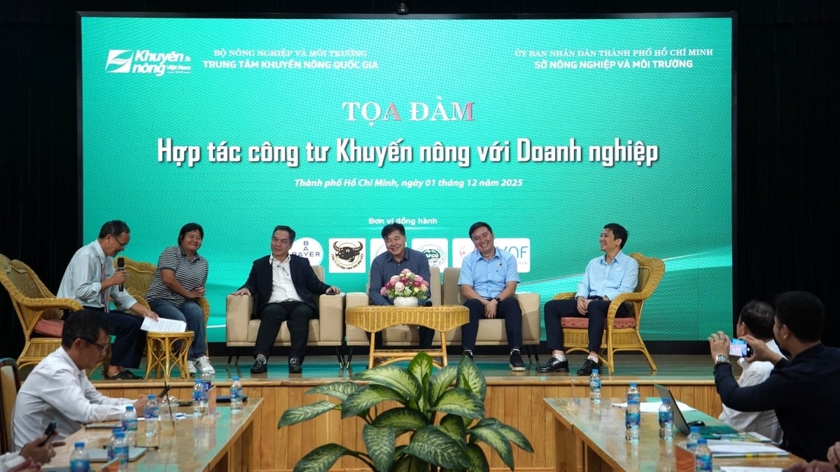 Các đại biểu trao đổi tại Tọa đàm 'Hợp tác công tư: Khuyến nông với Doanh nghiệp'. Ảnh: Trần Phi.