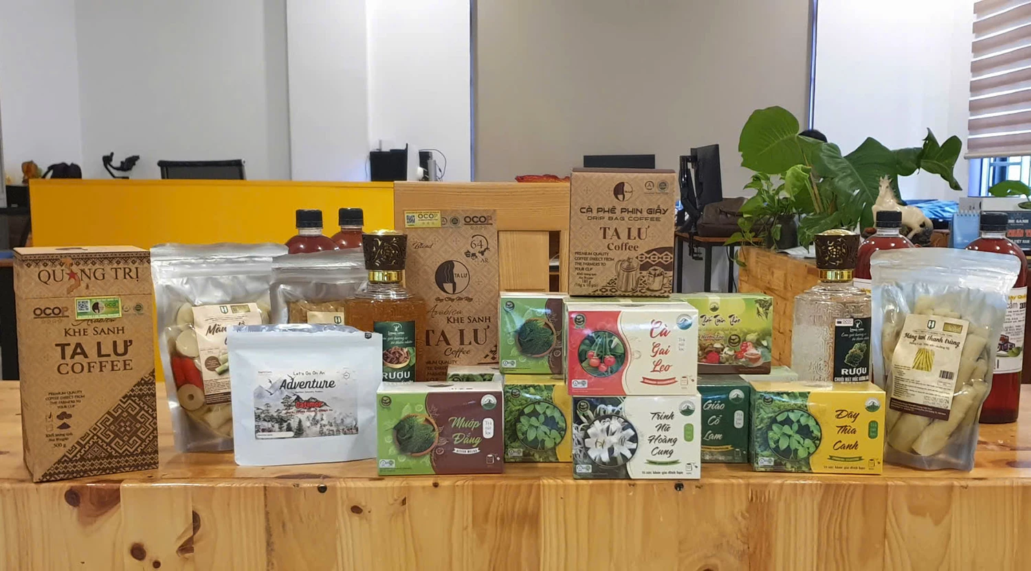 Många Quang Tri-specialiteter finns på e-handelsplattformen för Vietnam Agricultural Tourism Cooperative - Khe Sanh - Foto: Q.H