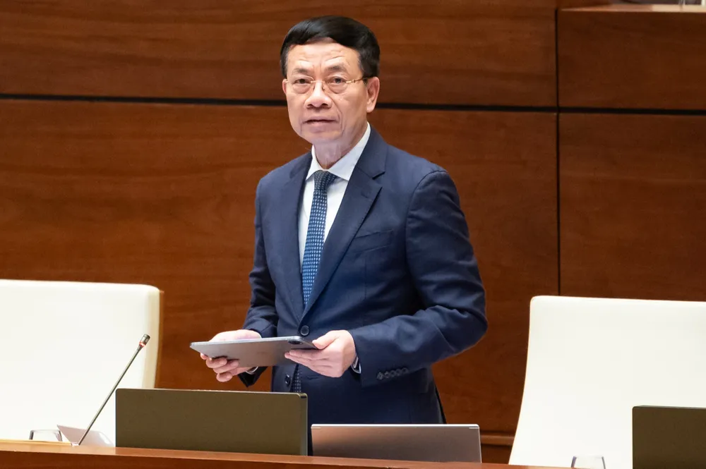 Ministrul Științei și Tehnologiei, Nguyen Manh Hung, susține un discurs explicativ. Foto: VIET CHUNG