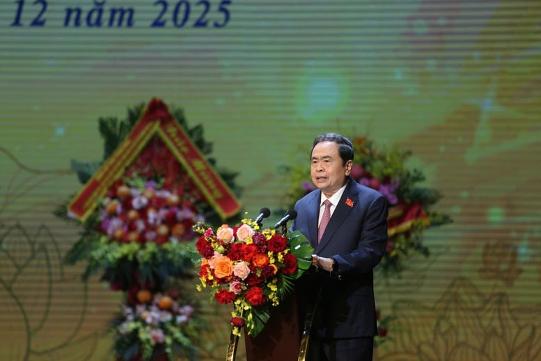 80e anniversaire de la Journée traditionnelle de la Maison d'édition politique nationale : Affirmer le rôle pionnier sur le front idéologique et théorique - Photo 6. 80 năm Ngày truyền thống NXB Chính trị Quốc gia Sự thật: Khẳng định vai trò tiên phong trên mặt trận tư tưởng, lý luận- Ảnh 6.