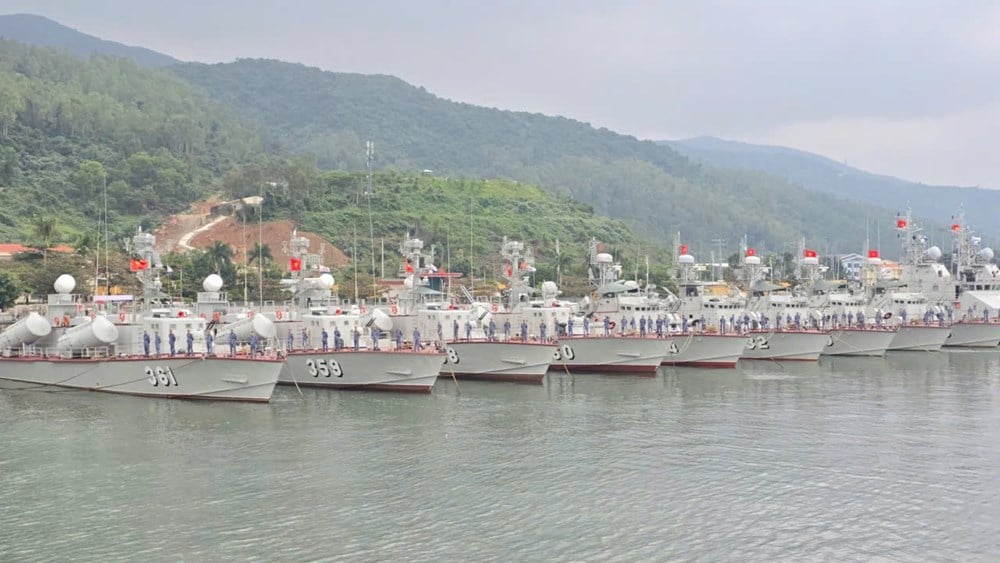 Squadron 131 - 45 years of continuing to write the heroic epic in the middle of the Fatherland's open sea - photo 1