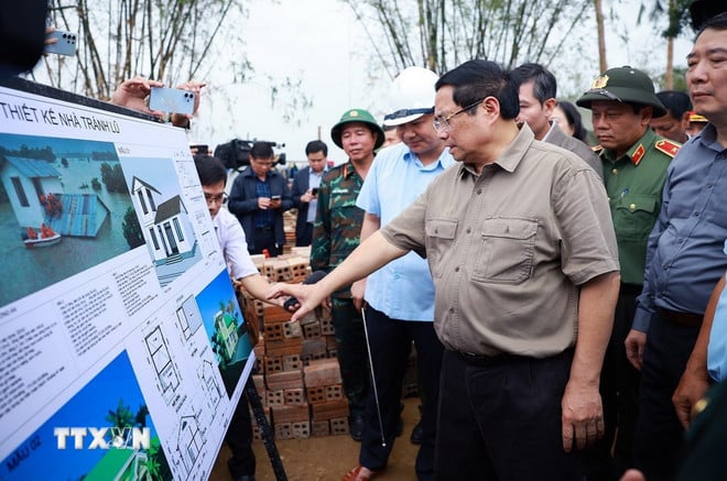 ttxvn-o-primeiro-ministro-inspeciona-o-trabalho-para-superar-as-consequências-da-chuva-em-dak-lak-7.jpg