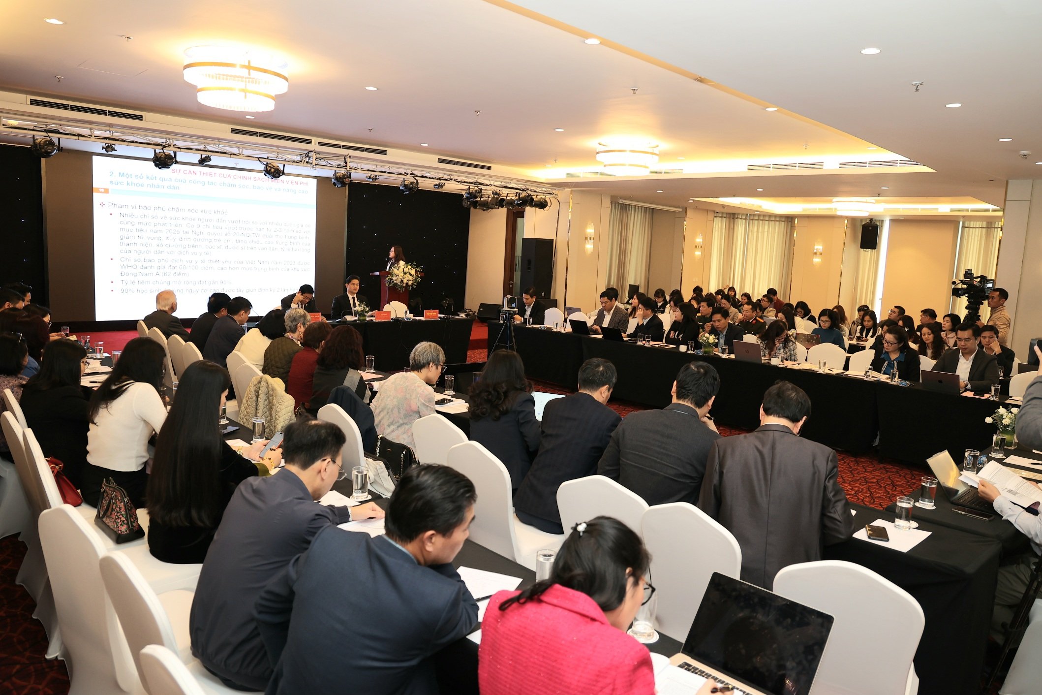 Bộ Y tế xây dựng gói dịch vụ y tế cơ bản thuộc phạm vi miễn viện phí- Ảnh 2.