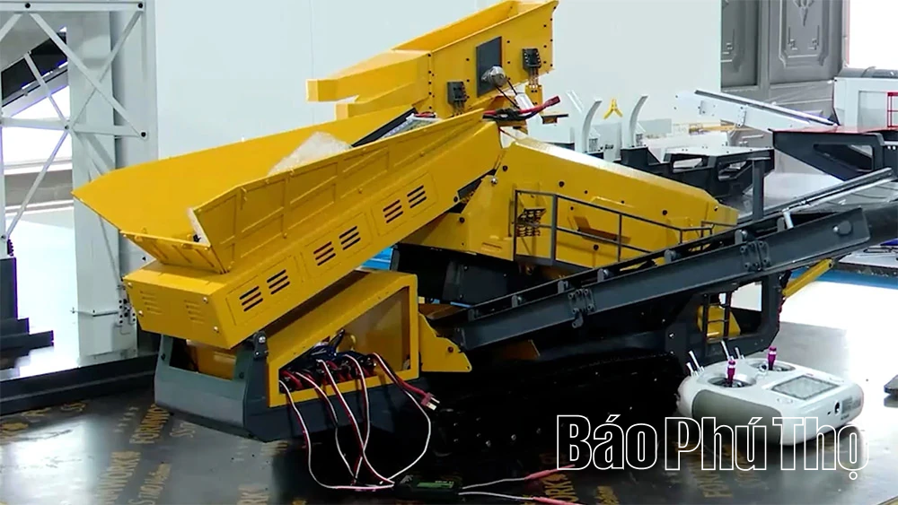 Artesão local leva produtos mecânicos vietnamitas ao nível internacional.