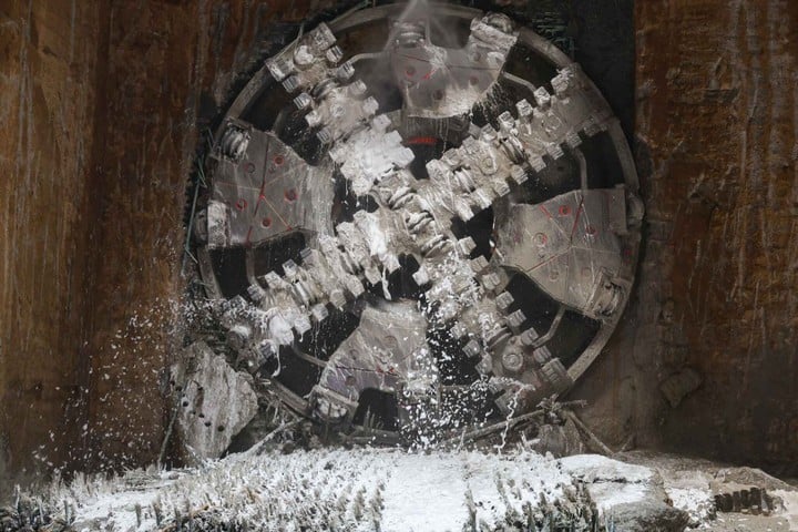 TBM1 “Thần tốc” chạm đích tại ga S12 – ga Hà Nội sáng 1/12.