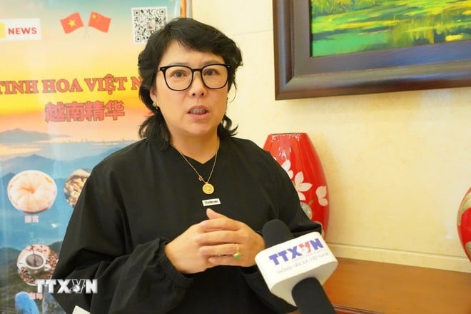 Dna Ton Thuc Dinh, directoarea generală a companiei Jiangsu Haiford Company Limited, a răspuns unui interviu acordat reporterilor VNA. (Foto: Quang Hung/VNA)