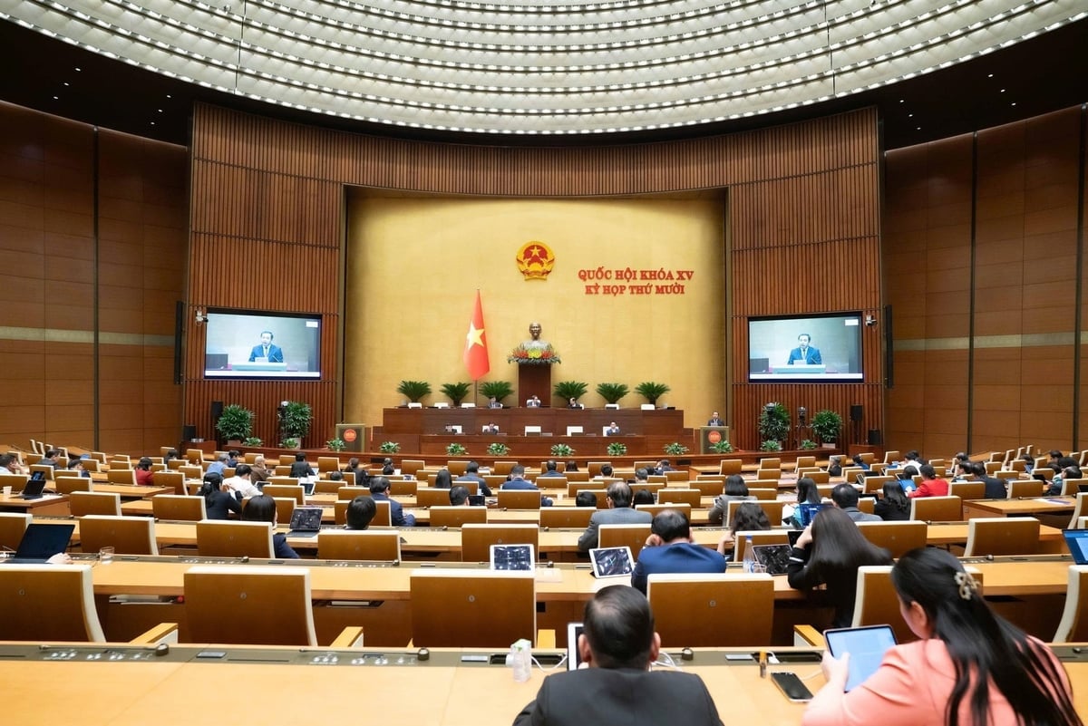 Toàn cảnh phiên họp chiều 1/12. Ảnh: Quochoi.vn