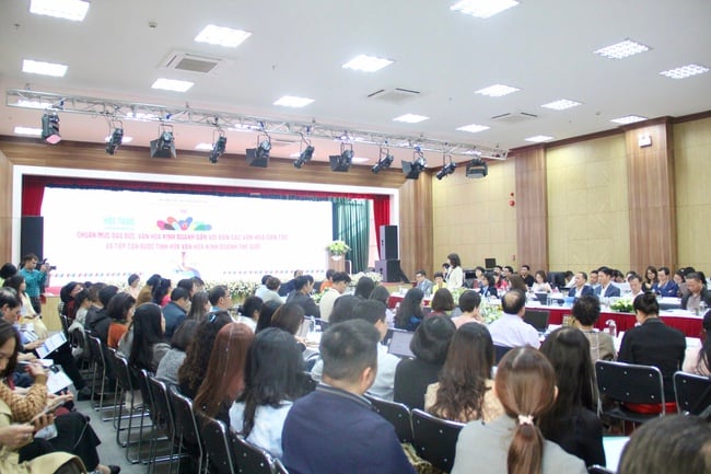 Thứ trưởng Thường trực Lê Hải Bình chủ trì Hội thảo “Chuẩn mực đạo đức, văn hoá kinh doanh gắn với bản sắc văn hoá dân tộc và tiếp cận được tinh hoa văn hoá kinh doanh thế giới” - Ảnh 5.