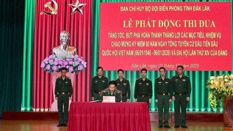 Les agences et les unités ont signé le pacte d'émulation juste après la cérémonie de lancement. img-0434-2563.jpg