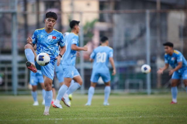 U.23 Việt Nam tập buổi đầu tiên tại Thái Lan, điều ít biết về sân bãi... - Ảnh 4.
