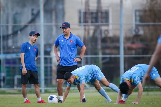 U.23 Việt Nam tập buổi đầu tiên tại Thái Lan, điều ít biết về sân bãi... - Ảnh 15.