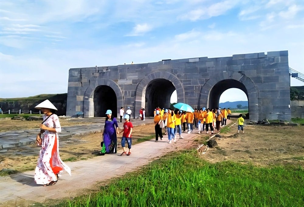 اقتراح للاحتفال بالذكرى الخامسة عشرة لإدراج قلعة سلالة هو ضمن قائمة التراث العالمي لليونسكو - الصورة 2