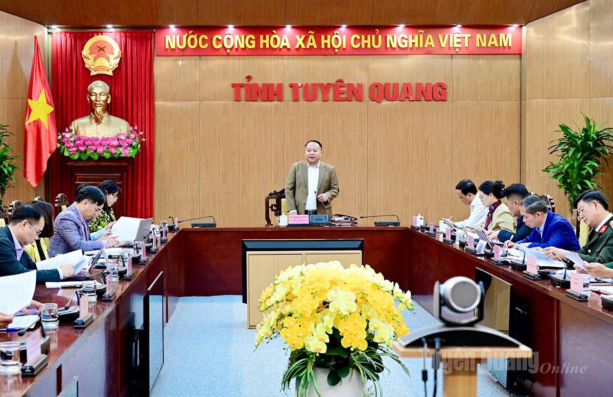 החבר פאן הוי נגוק, סגן מזכיר ועדת המפלגה המחוזית, יו