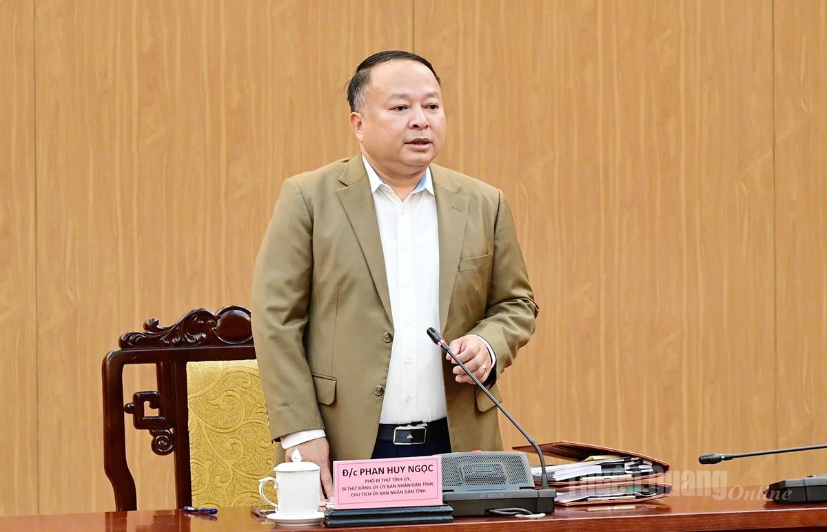 החבר פאן הוי נגוק, סגן מזכיר ועדת המפלגה המחוזית, יו