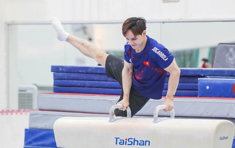 Federația Vietnameză de Gimnastică acordă medalii la Jocurile SEA 33 - foto 1