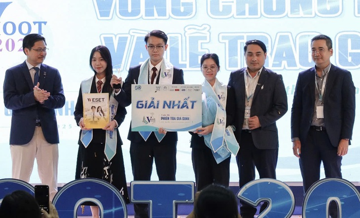 Sinh viên Trường đại học Luật Hà Nội vô địch cuộc thi phiên tòa giả định toàn quốc - Ảnh 1.