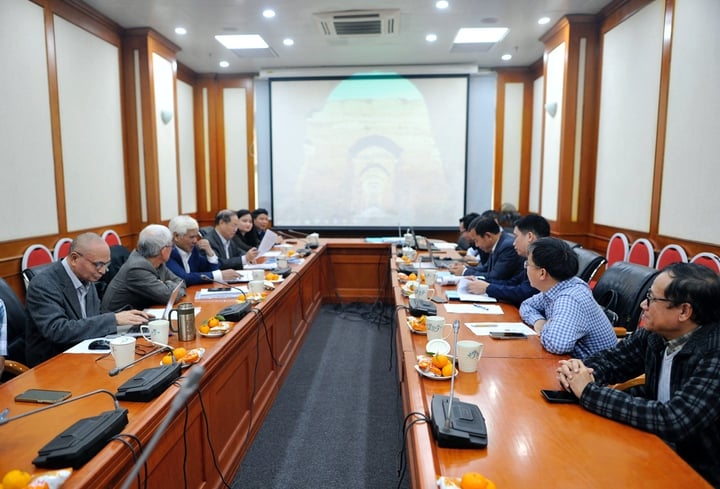 Penelitian tentang pembangunan serangkaian model dan proses teknologi untuk memperkirakan banjir pesisir yang disebabkan oleh gelombang badai dan ombak - Foto 2. Nghiên cứu xây dựng bộ mô hình và quy trình công nghệ dự báo ngập lụt vùng ven biển do nước dâng và sóng trong bão- Ảnh 2.