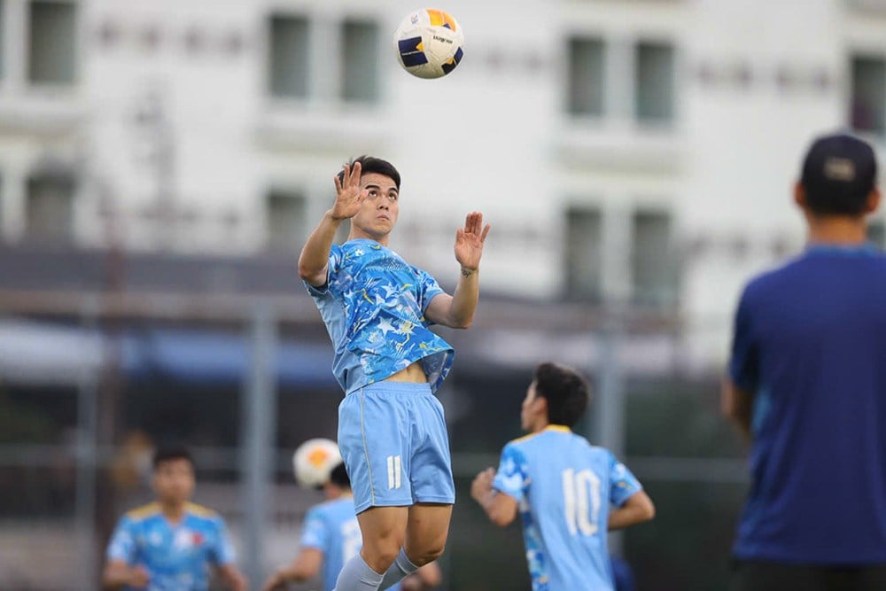 U22 វៀតណាម ហ្វឹកហាត់លើកដំបូងនៅទីក្រុងបាងកក ទន្ទឹងរង់ចាំការប្រកួតបើកឆាកស៊ីហ្គេម ៣៣ - រូបថត ២