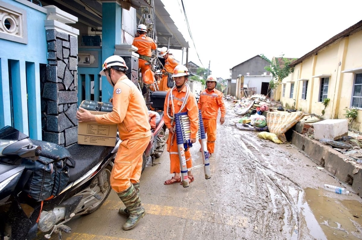 O programa de reconhecimento ao cliente cria conexão e traz resultados práticos para os consumidores de energia elétrica. Foto: EVN. Chương trình tri ân khách hàng tạo sự gắn kết, đem lại hiệu quả thiết thực cho khách hàng sử dụng điện. Ảnh: EVN.