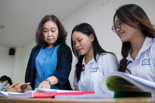 Tiếng Anh thành ngôn ngữ thứ hai: Lộ trình đào tạo giáo viên song ngữ - Ảnh 3.