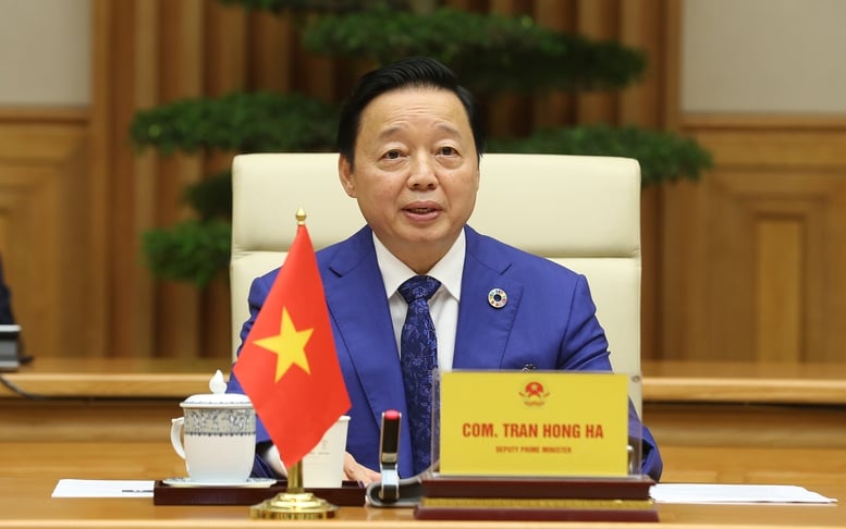 Visestatsminister Tran Hong Ha mottok første nestleder i Føderasjonsrådet i Den russiske føderasjons føderale forsamling A.V. Yatskin - Foto 2. Phó Thủ tướng Trần Hồng Hà tiếp Phó Chủ tịch thứ nhất Hội đồng liên bang Quốc hội Liên bang Nga A.V. Yatskin- Ảnh 2.