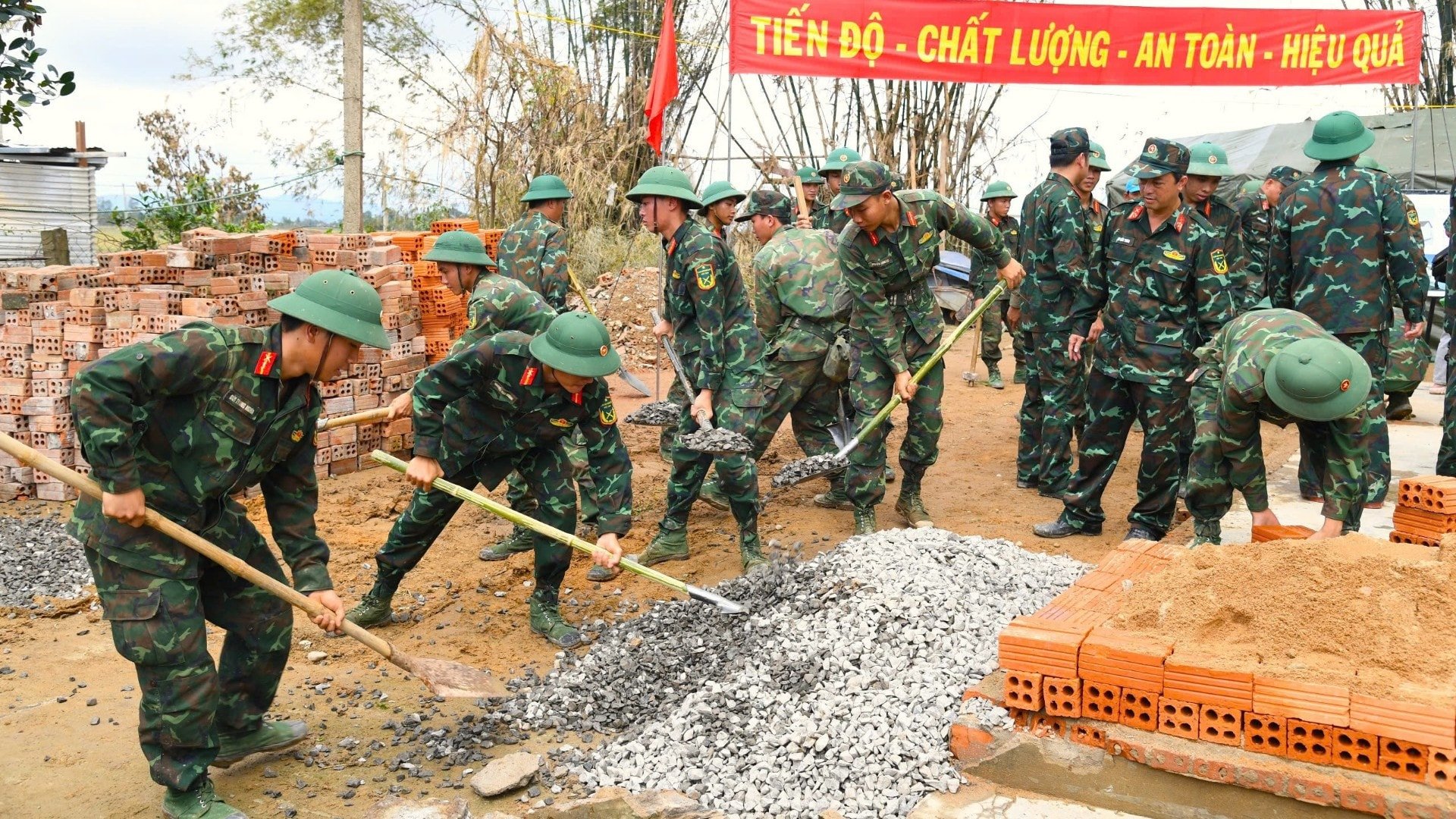 Подразделения созданы с целью обеспечения прогресса, качества, безопасности и эффективности. img-2686-3723.jpg