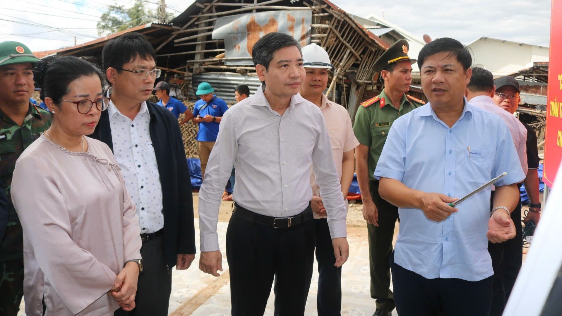 Провинция Даклак намерена завершить строительство 684 домов, разрушенных недавним историческим наводнением, к 31 января 2026 года, чтобы люди могли отпраздновать Тет в этих новых домах. img-18-3278.jpg