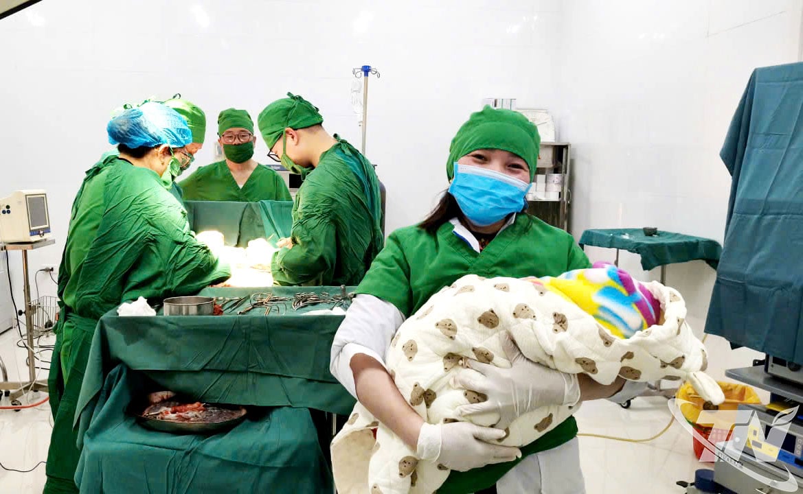 Medicii de la Centrul Medical Ba Be au stăpânit multe tehnici noi, contribuind la îmbunătățirea calității profesionale.