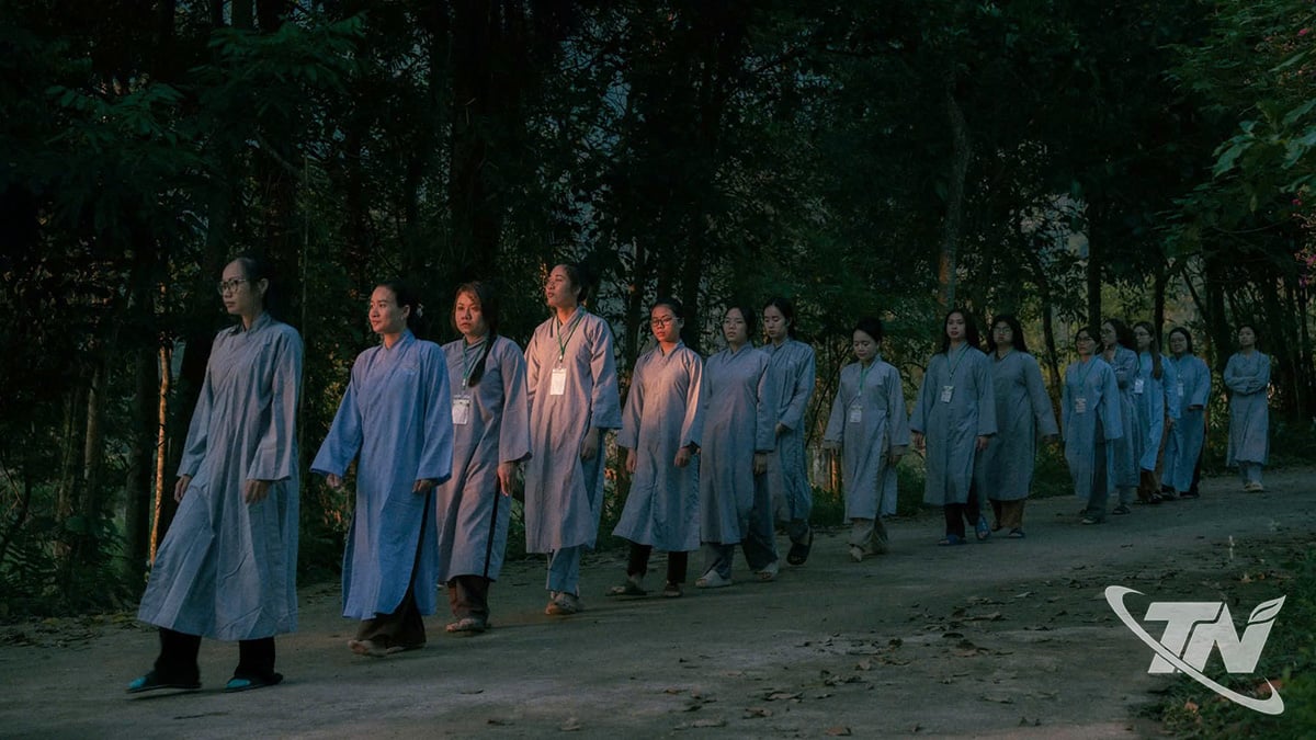 Người trẻ tìm về nơi tĩnh lặng và đi hành thiền là một trong những hoạt động quen thuộc.
