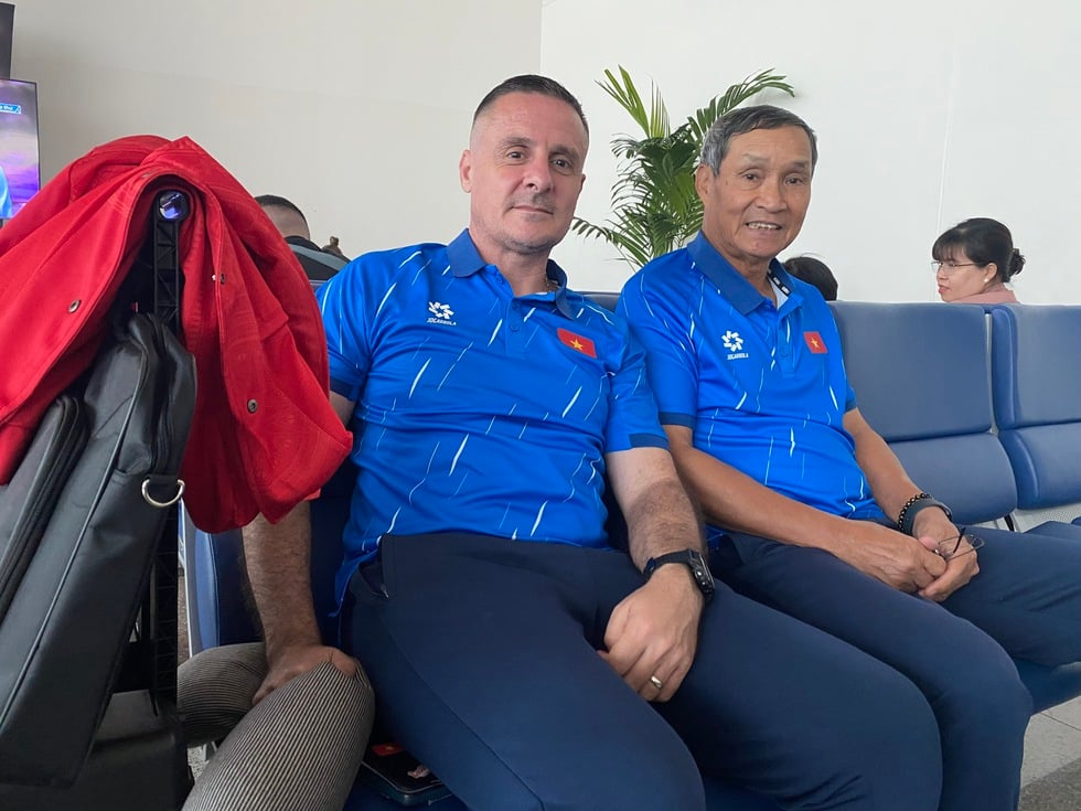 Đội tuyển nữ Việt Nam tươi rói, nối tiếp U.23 sang Thái Lan chinh phục HCV SEA Games 33- Ảnh 1.