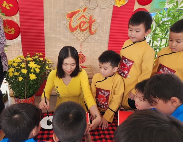 Học sinh TP.HCM nghỉ tết bao nhiêu ngày trong các năm qua? - Ảnh 1.