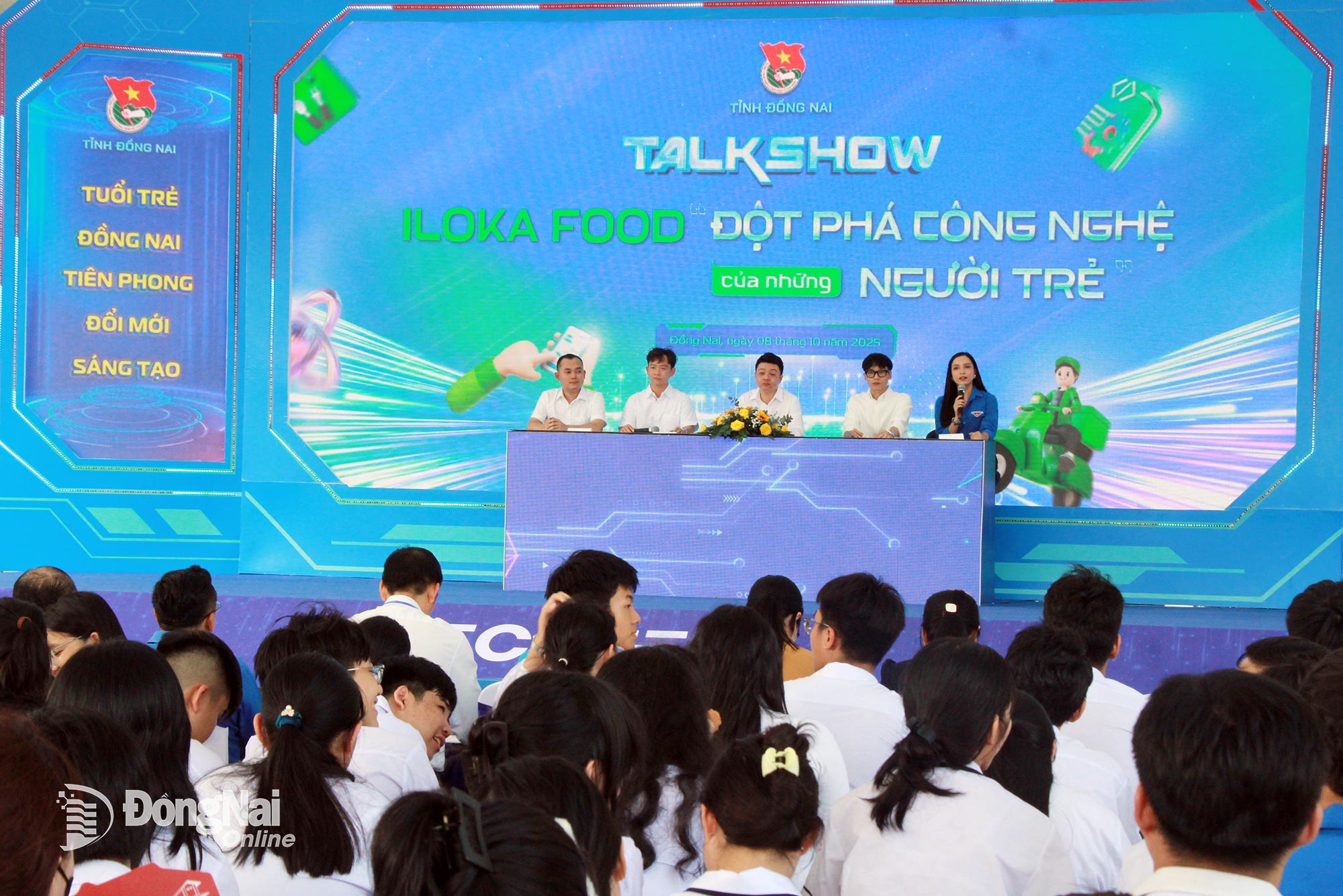 Tinerii fondatori ai ILOKA Technology Joint Stock Company și-au împărtășit poveștile despre startup-uri la Festivalul de Inovație și Transformare Digitală pentru Tineret. Foto: Nga Son