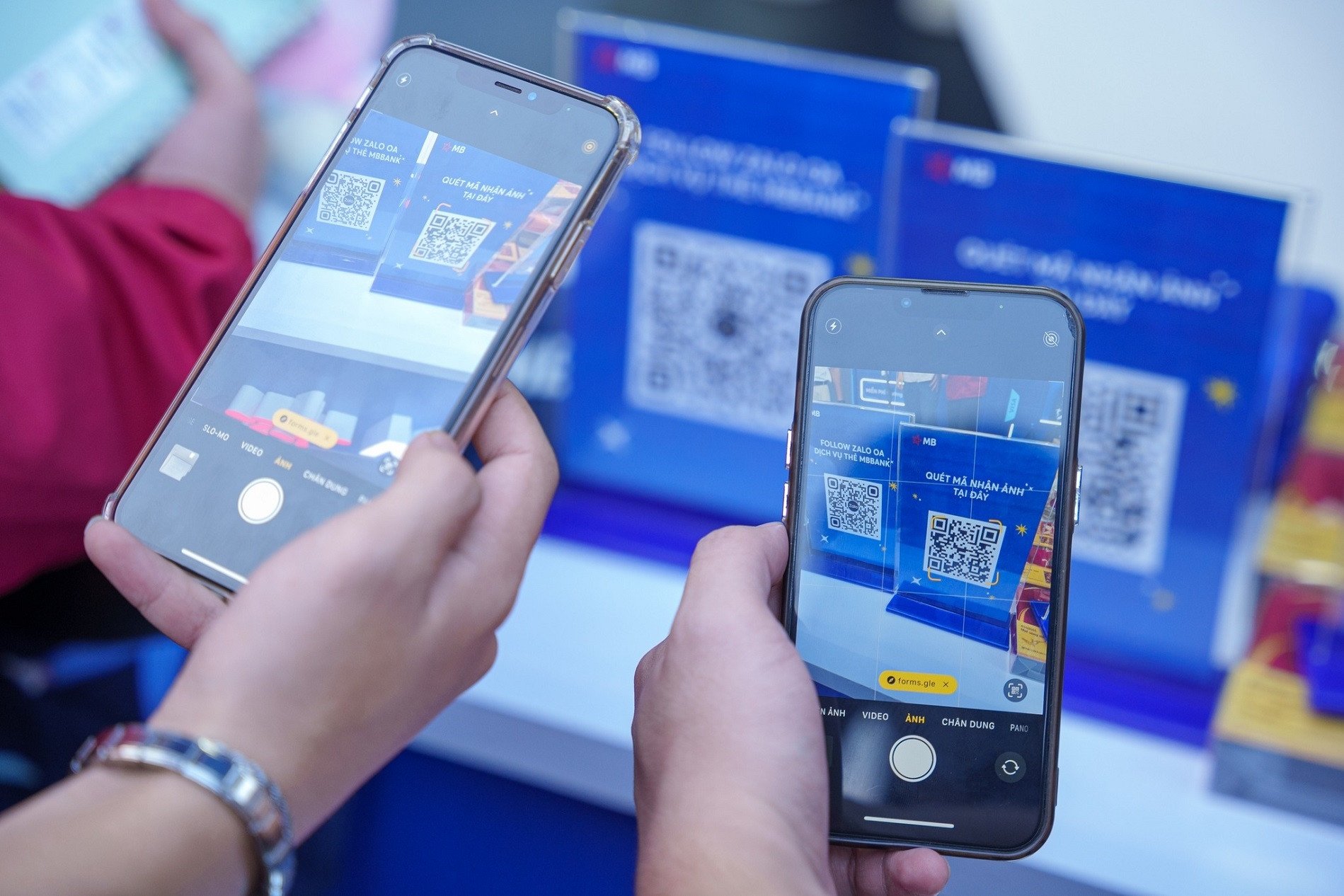 ຄ່າທຳນຽມການຄຸ້ມຄອງບັນຊີຖືກຄວບຄຸມໂດຍທະນາຄານແນວໃດ?