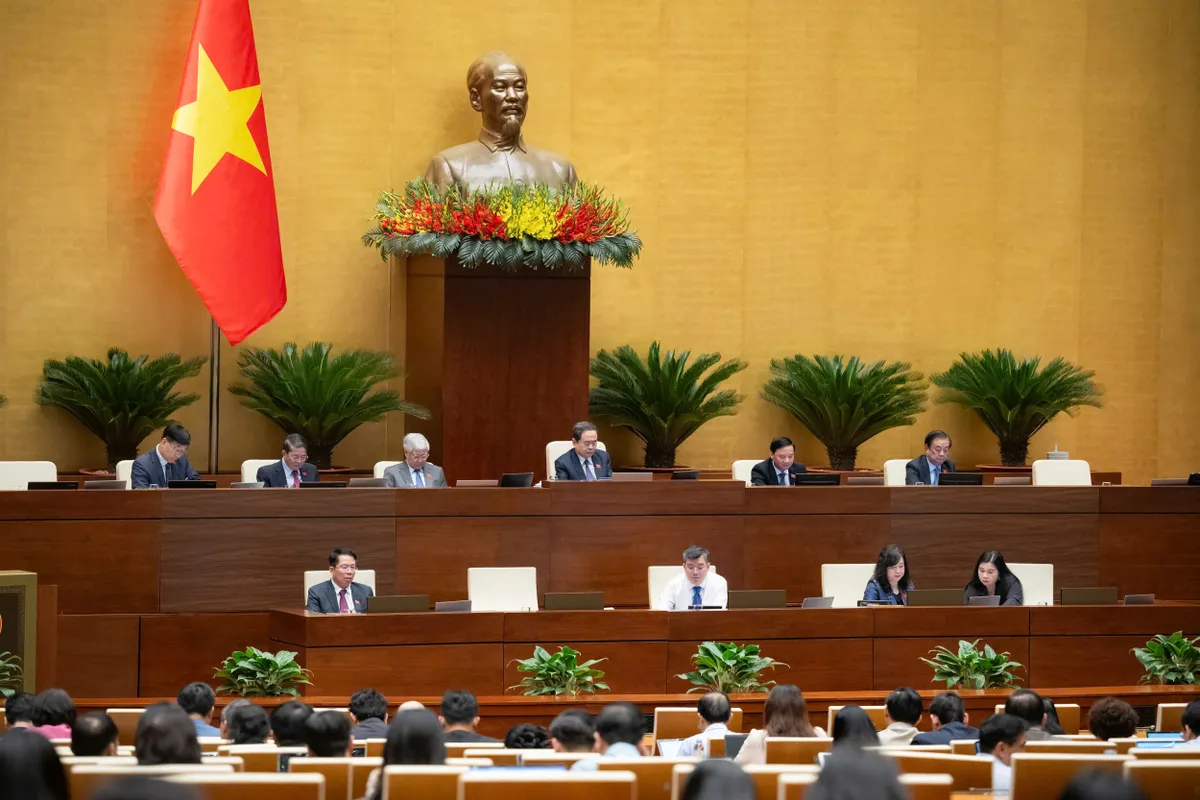 ĐBQH đề xuất sớm miễn viện phí cho bệnh nhân chạy thận, ung thư - Ảnh 1.