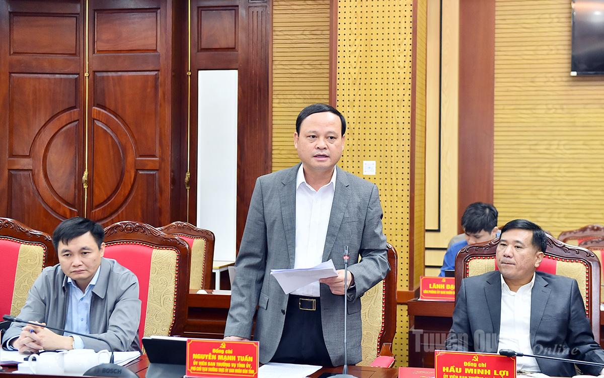 Nguyen Manh Tuan, ständige vice ordförande för provinsens folkkommitté, talade vid mötet.