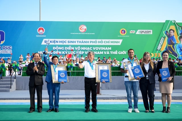 60.000 học sinh đồng diễn võ nhạc Vivonam lập ‘kỷ lục kép’ Việt Nam và thế giới - Ảnh 10.