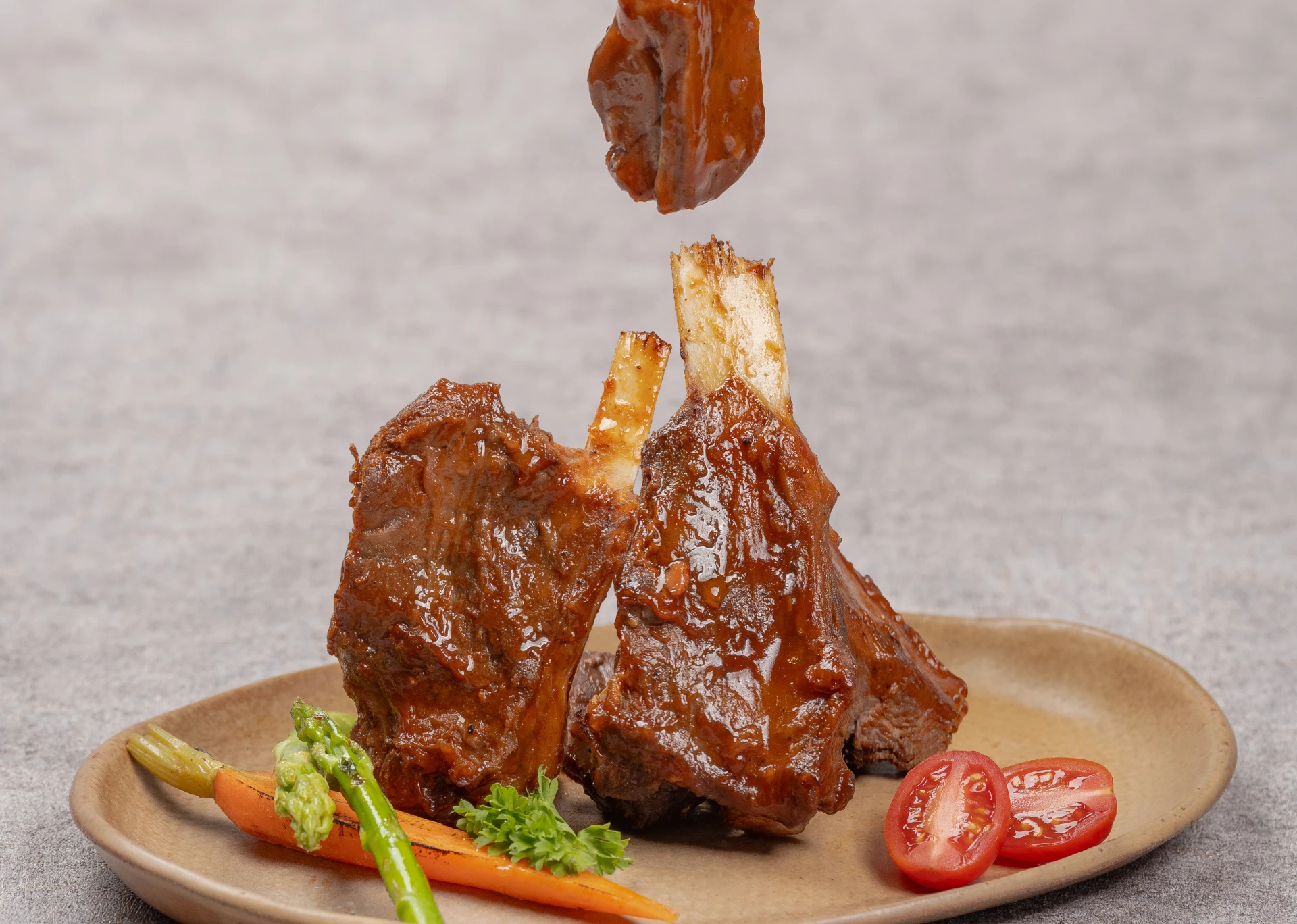 Hidangan daging burung unta VietOstrich.