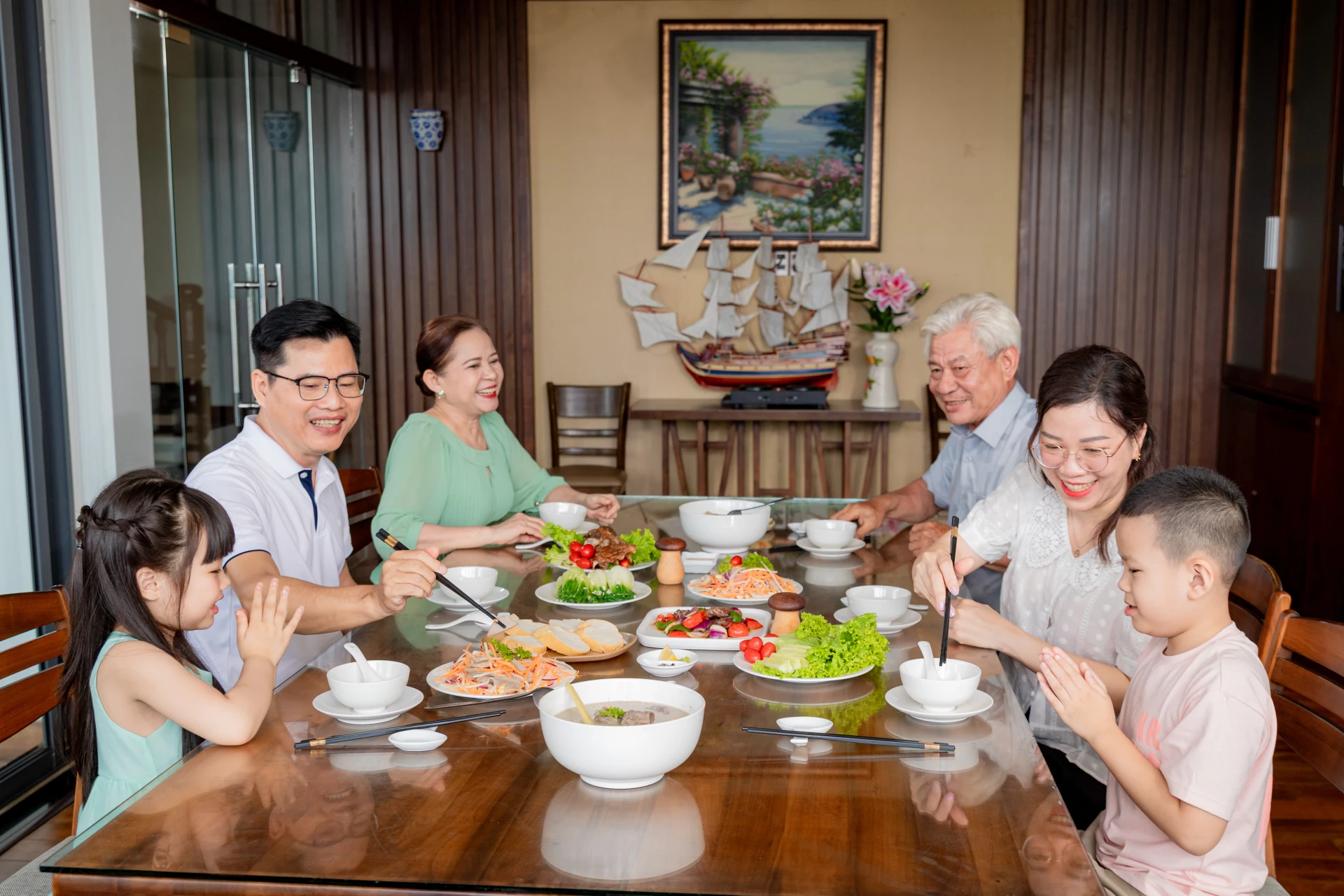 Daging burung unta VietOstrich adalah pilihan yang optimum untuk seisi keluarga.