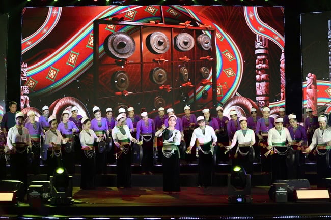 Sôi nổi các hoạt động chào năm mới 2026 tại Làng Văn hóa - Du lịch các dân tộc Việt Nam  - Ảnh 1.